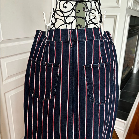 Dynamite women’s US small blue, red and white stretchy denim pencil skirt. - Picture 7 of 8